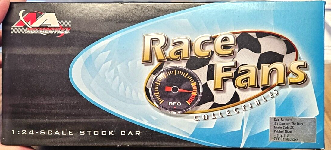 RACE FANS JOHN WAYNE 1:24 SCALE STOCK CAR used W/CAAERTIFICATE1