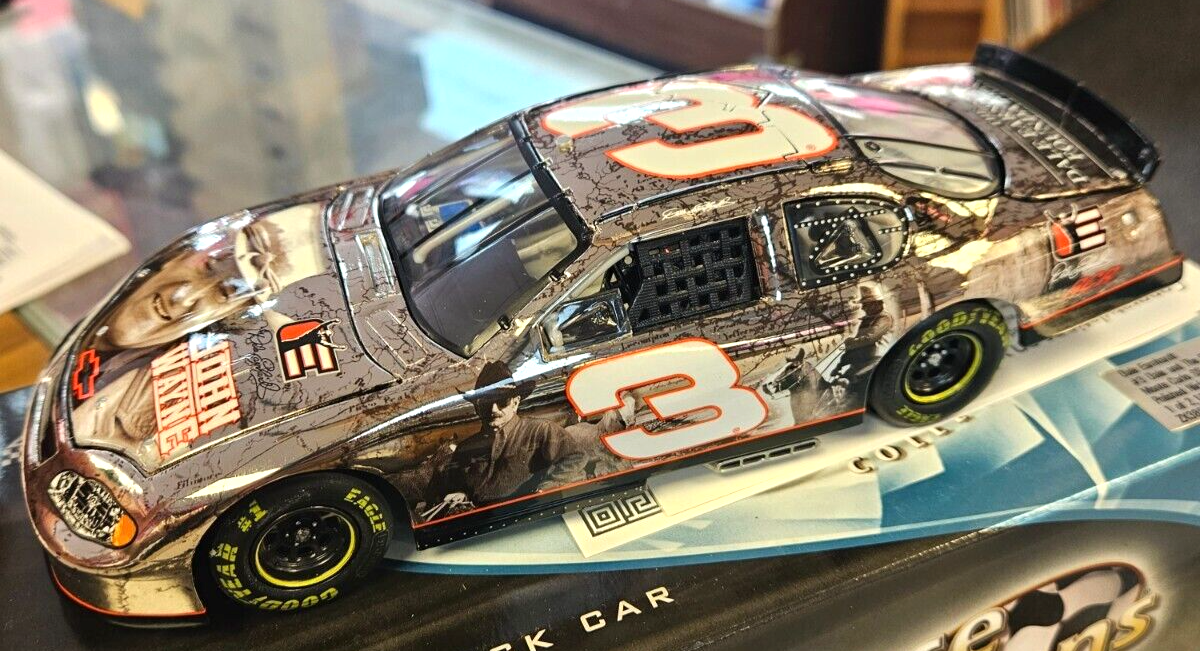 RACE FANS JOHN WAYNE 1:24 SCALE STOCK CAR used W/CAAERTIFICATE15