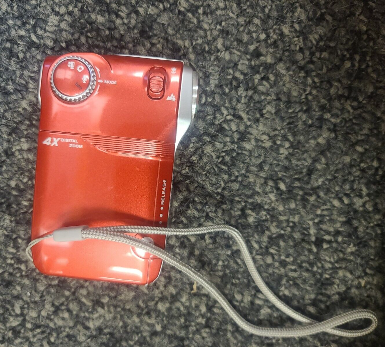 DXG -563V DIGITAL CAMCORDER 5.1 LCD VOICE USED RED 4X DIGITAL ZOOM w/8GB SD CARD1