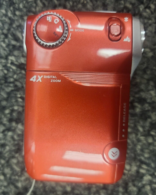 DXG -563V DIGITAL CAMCORDER 5.1 LCD VOICE USED RED 4X DIGITAL ZOOM w/8GB SD CARD0