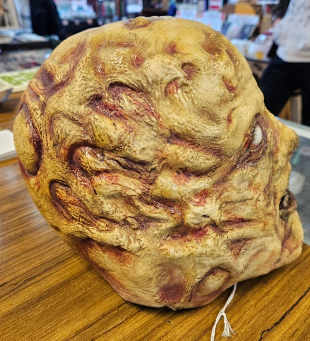 CREATURE CORPS.LLC "Creeping Dead Mask #17 New Autographed2