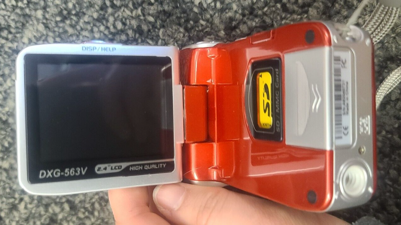 DXG -563V DIGITAL CAMCORDER 5.1 LCD VOICE USED RED 4X DIGITAL ZOOM w/8GB SD CARD7